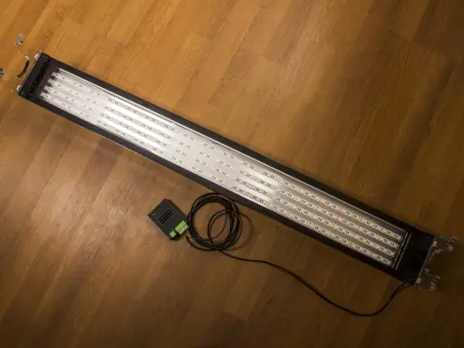Zrób to sam: Lampa LED do akwarium! Pełna kontrola, oszczędność.